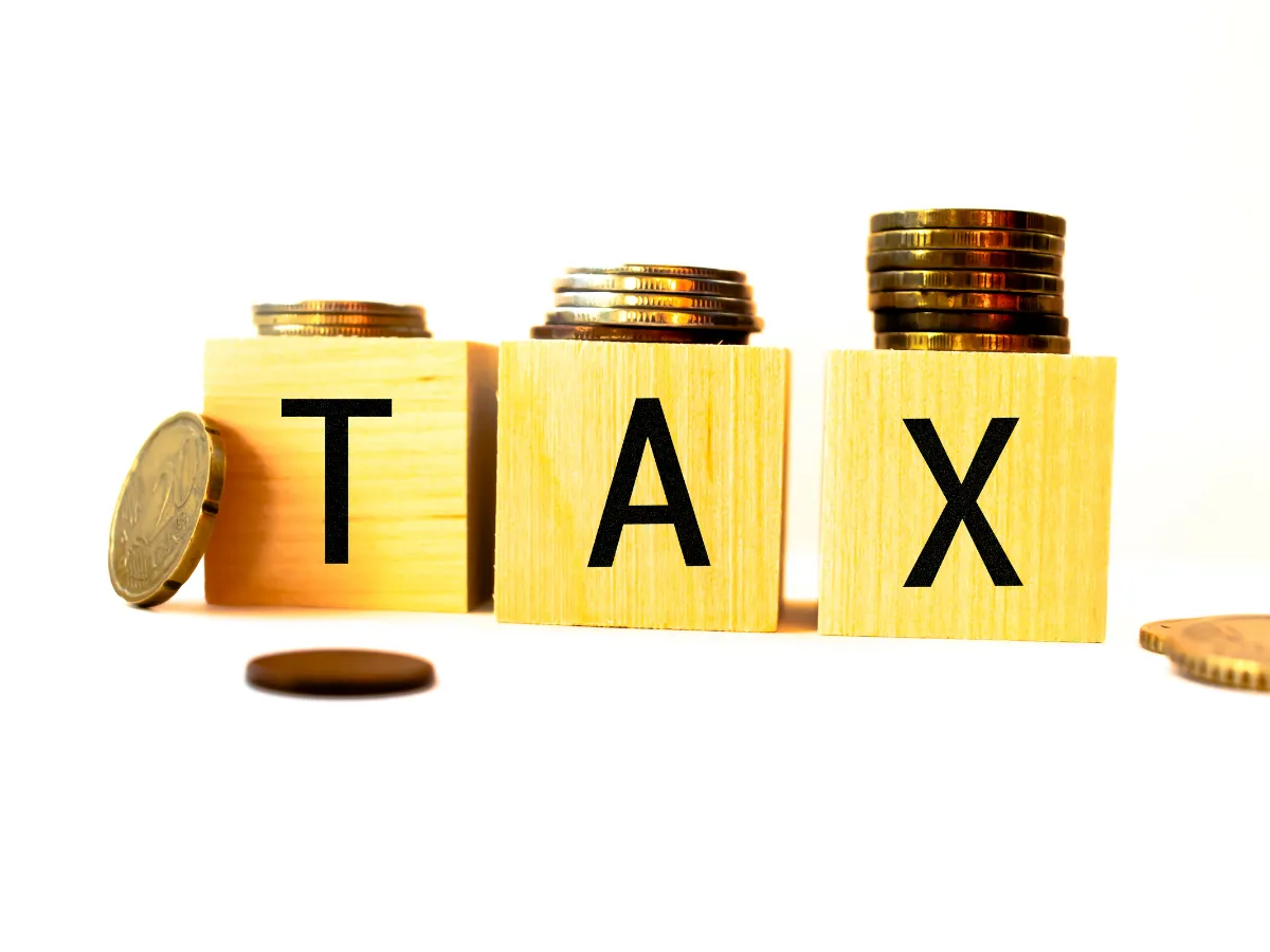 1 अप्रैल से बदलेंगे ये नियम, टैक्स से FASTag तक, जेब पर पड़ेगा सीधा असर