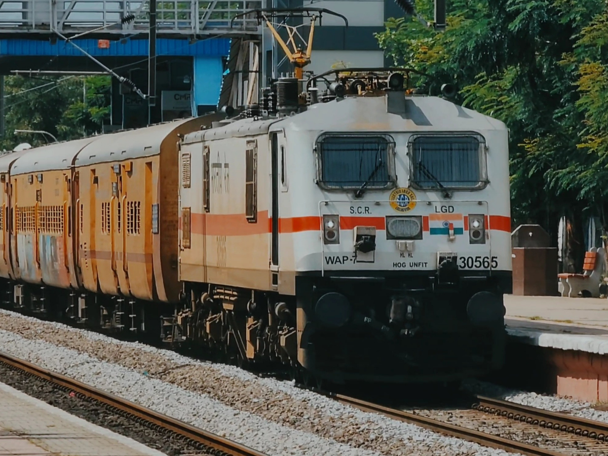 यात्रा महंगी और नियम सख्त