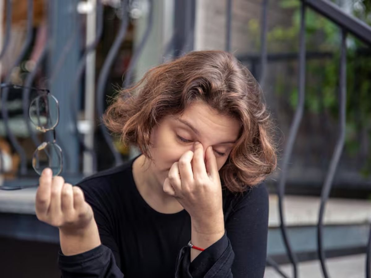 आंखों में सूखापन और जलन